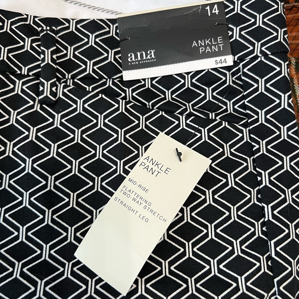 a.n.a Geometric Black and White Ankle Pants